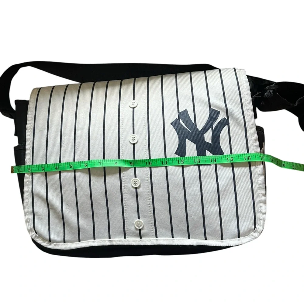 New York Yankees messenger bag for baseball fans NY blue and white